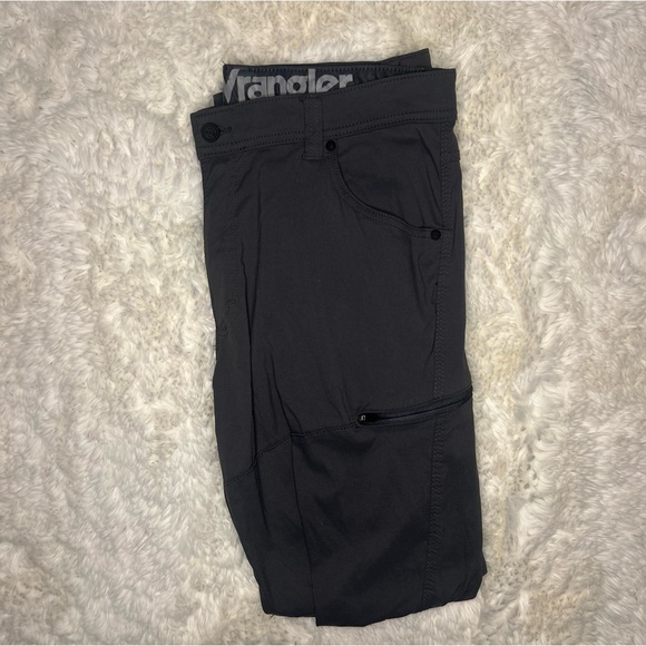 Wrangler work pants-36”Wx30”L-black-slight slim fit-stretchy and comfy - Picture 4 of 6